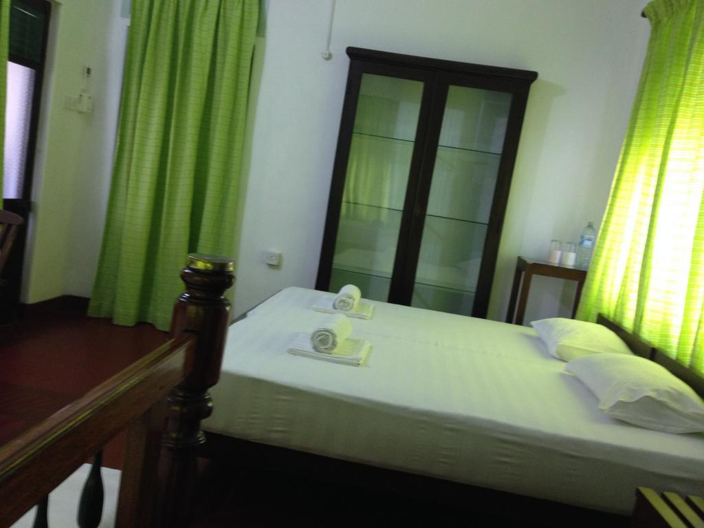 Hamilton House Hotel Negombo Bilik gambar